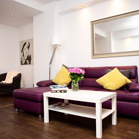 Apt 1, Trafalgar Square 1St Floor By Indigo Flats Londra Dış mekan fotoğraf
